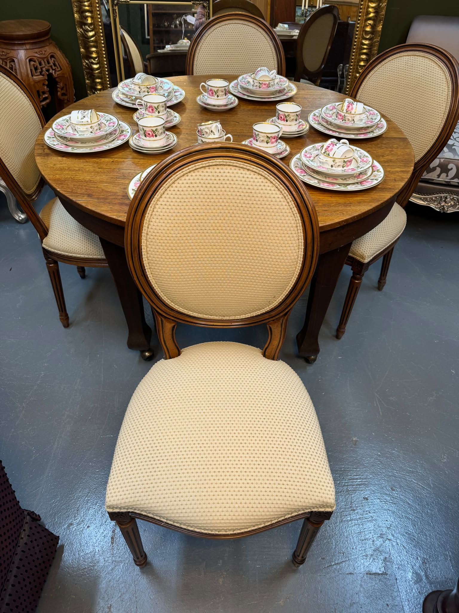 The main photo for Classic Louis XV Oval back Dining Chairs Set of 4